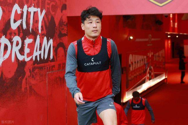 武磊没油了？替补登场错失单刀+空门，球迷却直言错怪他了